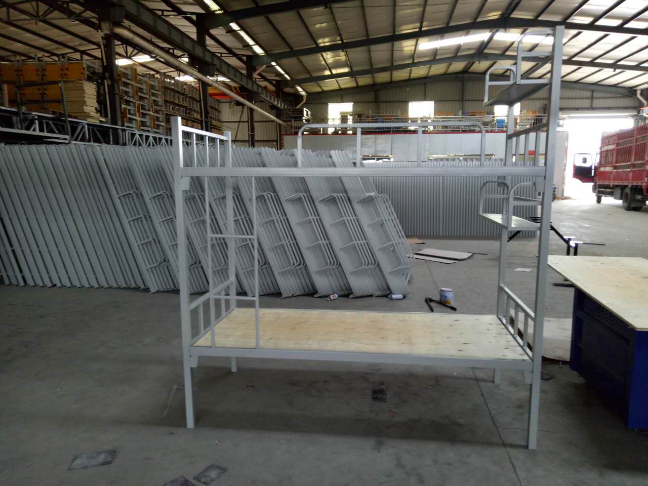 學(xué)校上下床